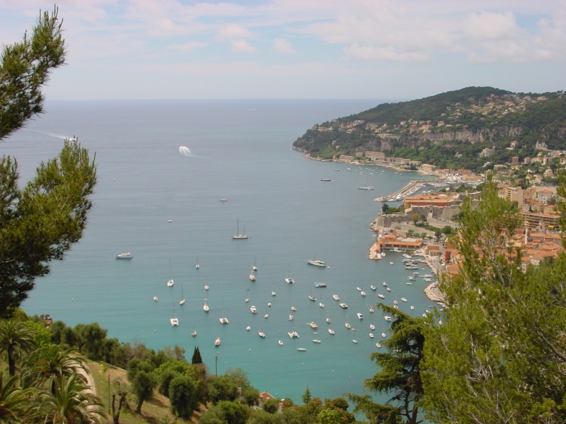 Beaulieu-sur-Mer (Blick Villefranche).JPG -                                